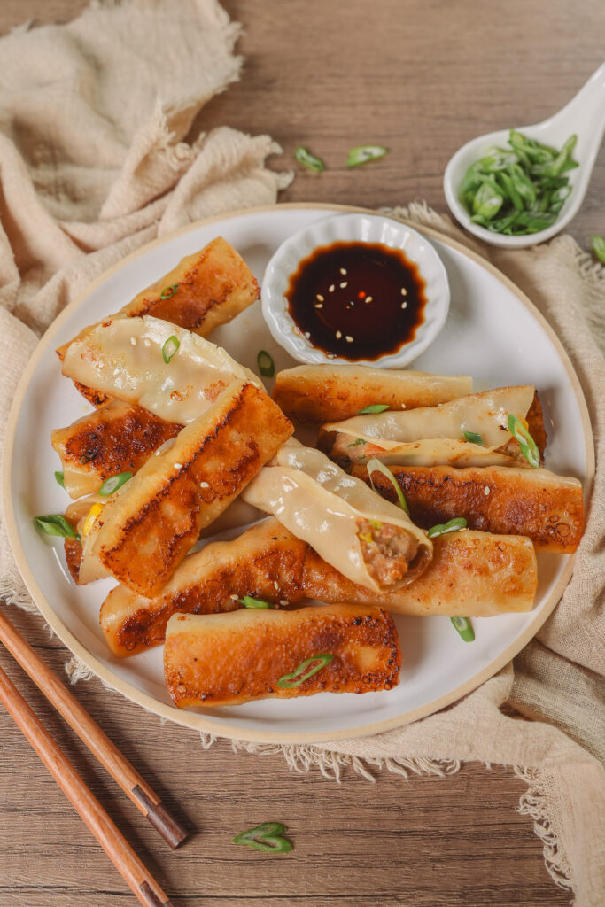 Easy Homemade Potstickers: Crispy Bottoms & Juicy Filling